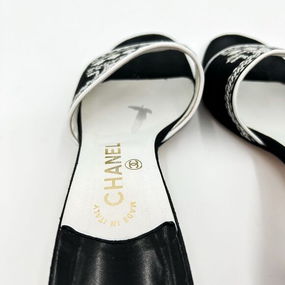 Chanel Sandals Mules Embroidered Slides Low Heels Eu 39, US 8-8.5 - Picture 7 of 14